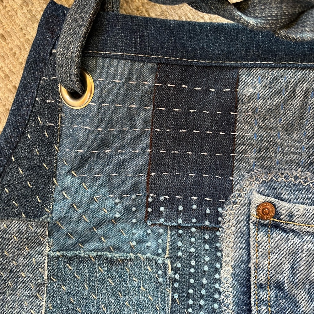 Upcycled Denim purse - Picture 4 of 9